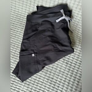 Figs Women’s Kade Cargo Scrub Pants